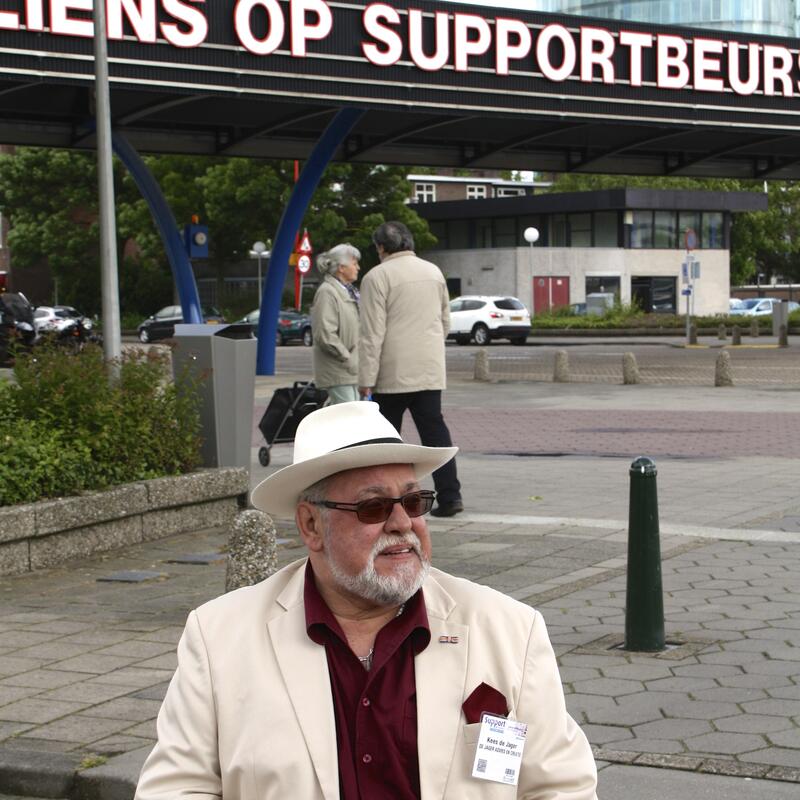 We waren allebei als rolstoelers in de groep ingedeeld die tijdens de wijkschouw ook de toegankelijkheid van het westelijk deel van de Schooten moest beoordelen. Bij de groep zat ook iemand die slecht ziend was. Kees en ik konden het al snel goed met elkaar vinden.